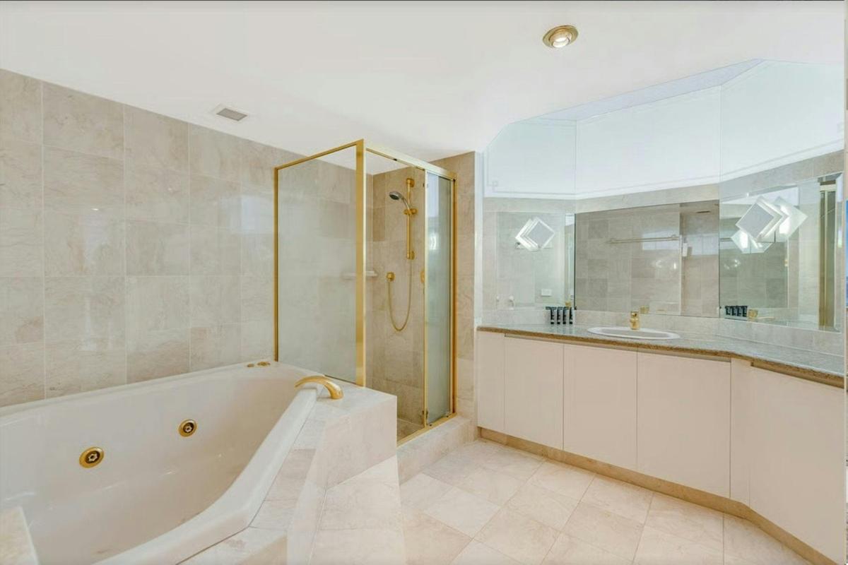 3 Bedroom Sub Penthouse Apartment