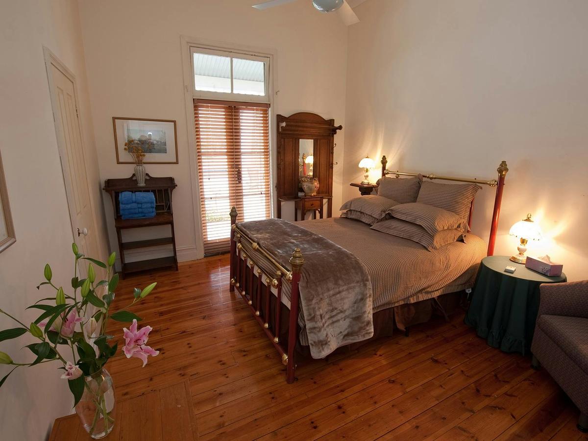 Bedroom with ensuite
