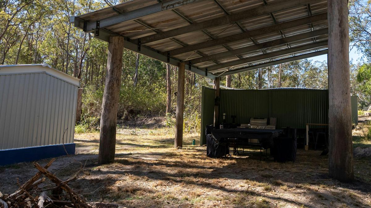 Crows Cottage and Camping