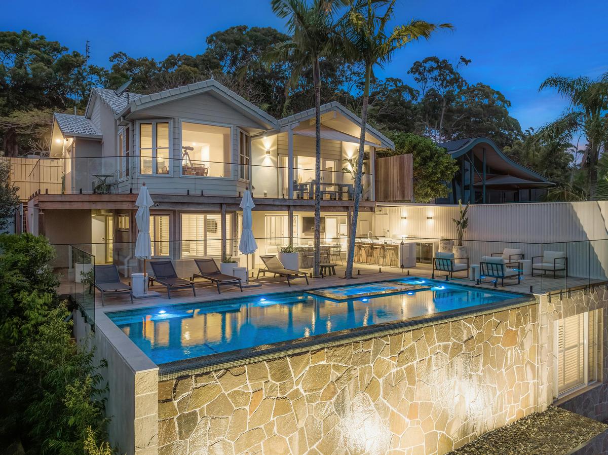 Sway is a magnificent house in the most sort after locations in Byron Bay shining on twilight