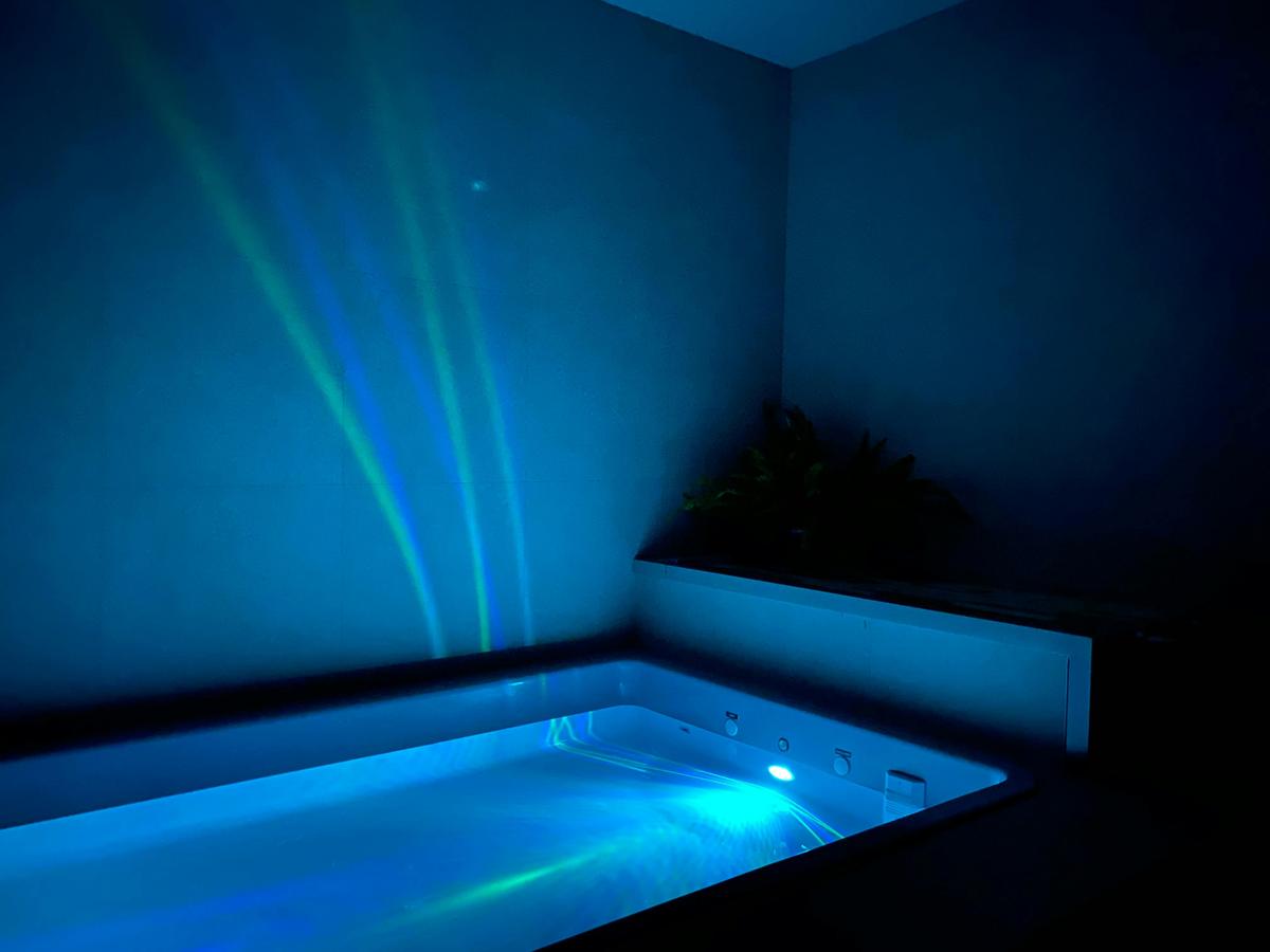 We have 2 open float pools, no pods, no claustraphia