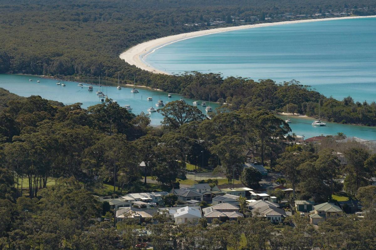 Malia Huskisson a stones throw from the Beach