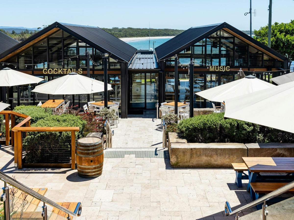 Country Bottomless Brunch | Huskisson Hotel