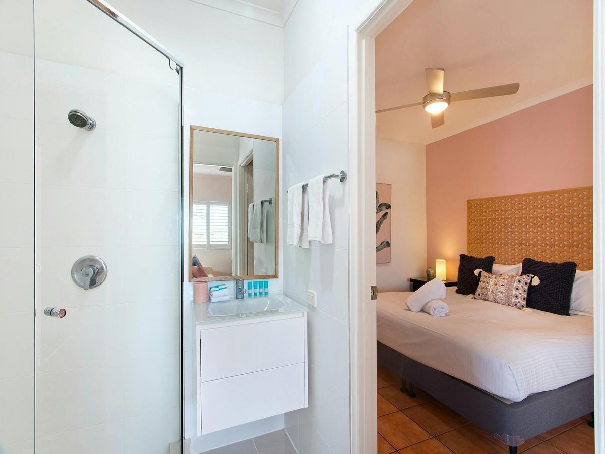 One Bedroom Deluxe Apartment