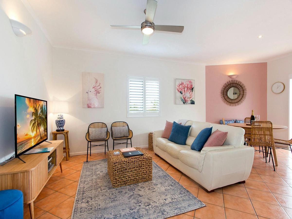 One Bedroom Deluxe Apartment