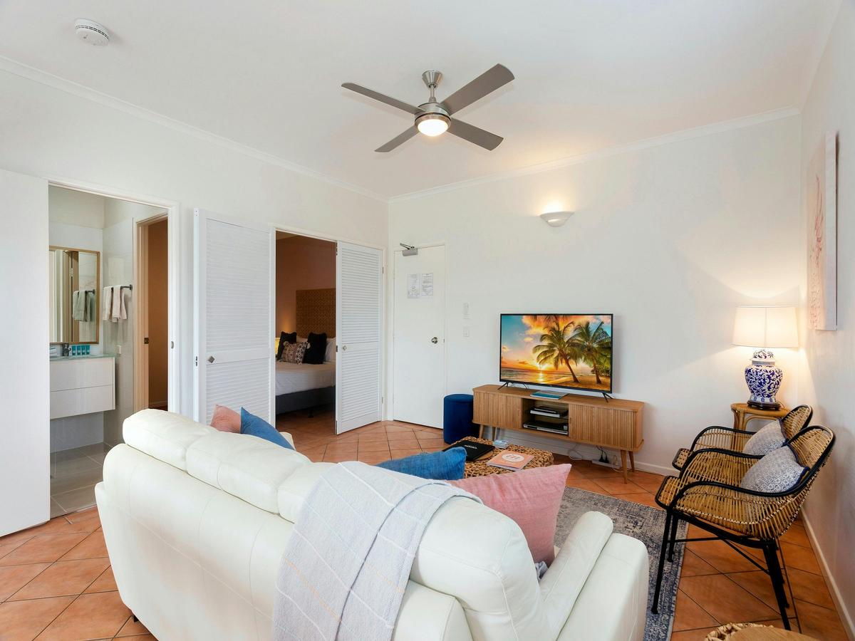 One Bedroom Deluxe Apartment