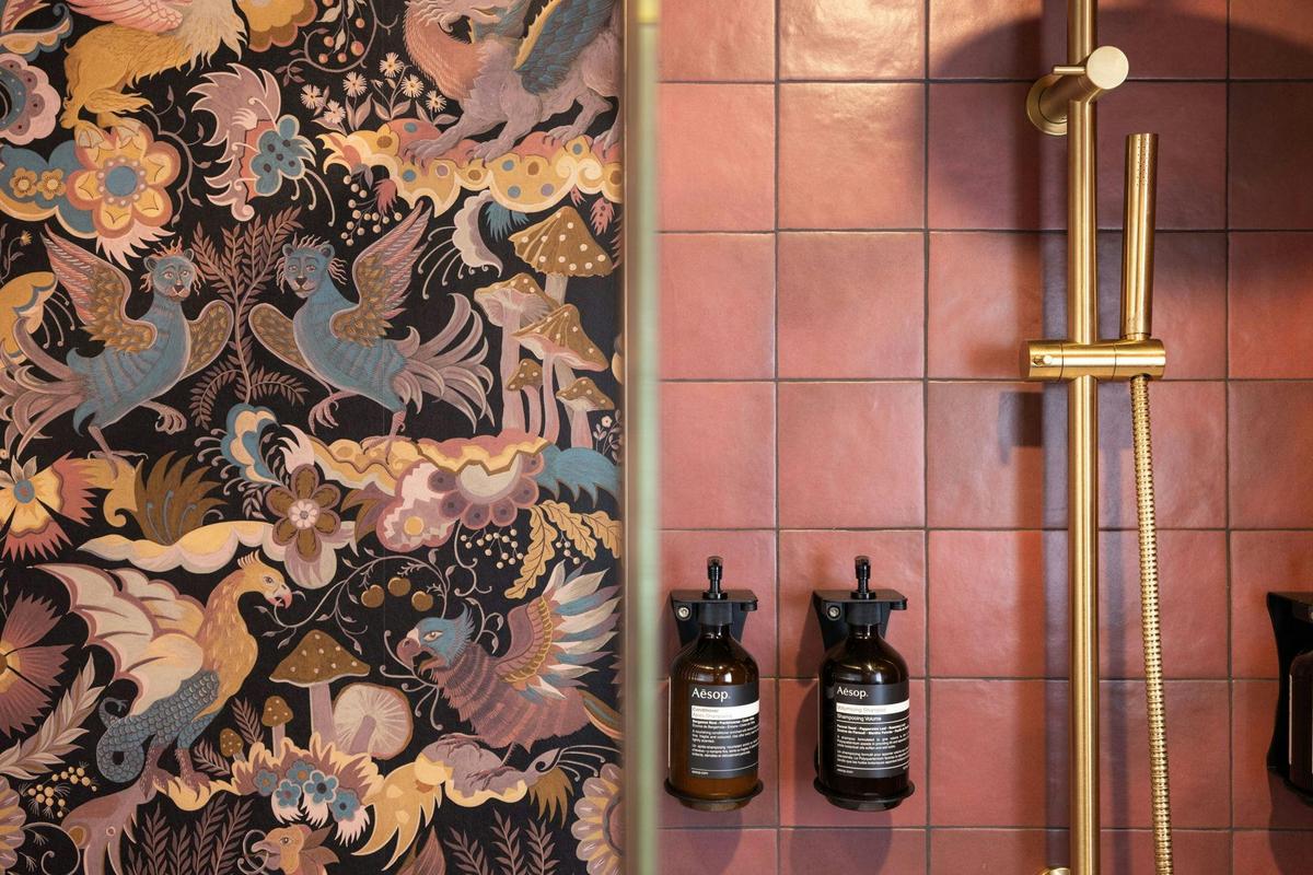 Grand Velvet Suite - Bathroom detail