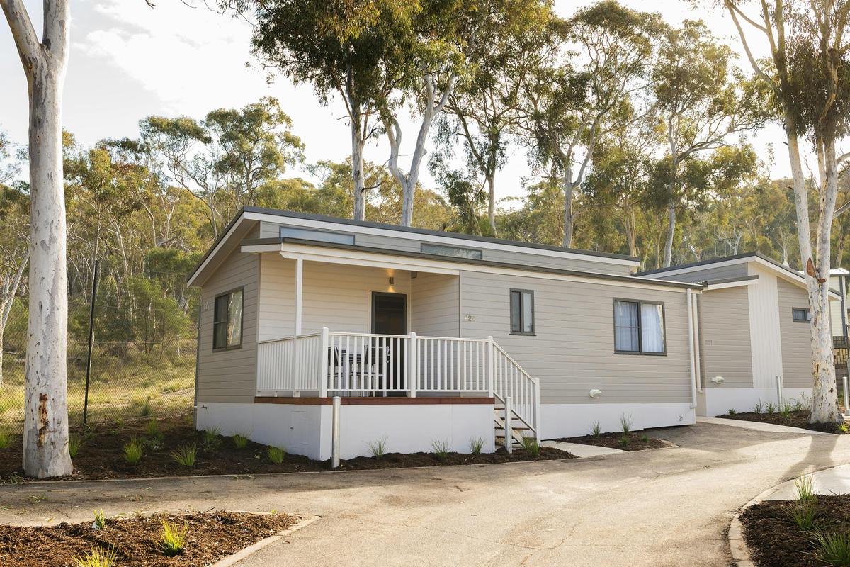 Alivio Tourist Park Canberra Garden Villa external view