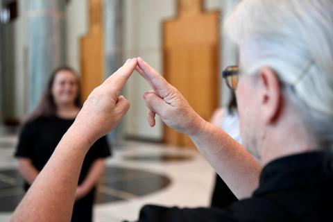 Auslan-Interpreted Best of Parliament House tour