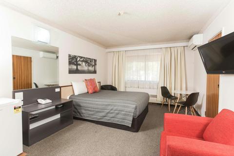 Economy Kitchenette Studio Room