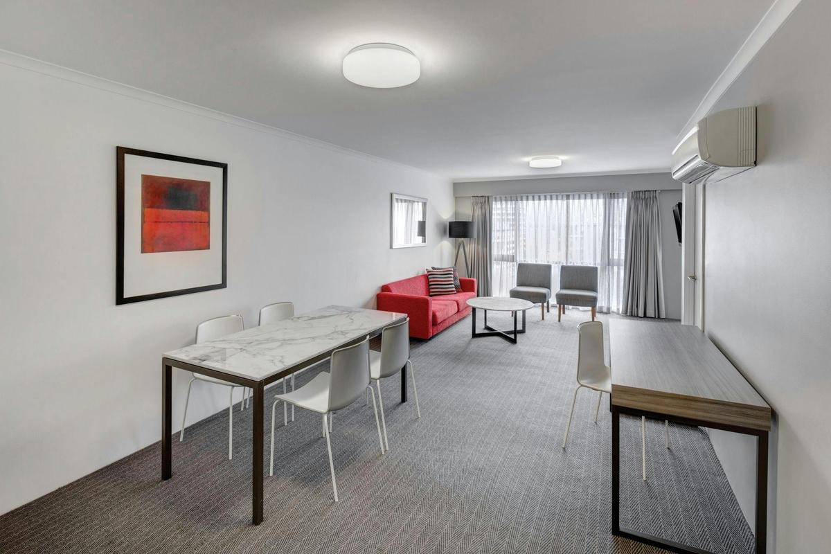 Dining and Lounge
