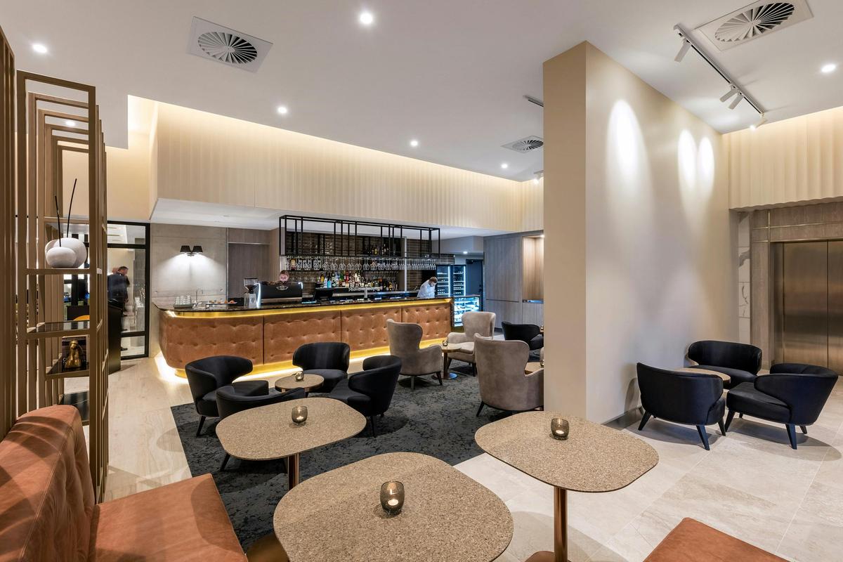 Deco Hotel Bar