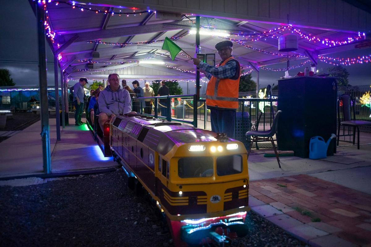Miniature 422 series train at the station