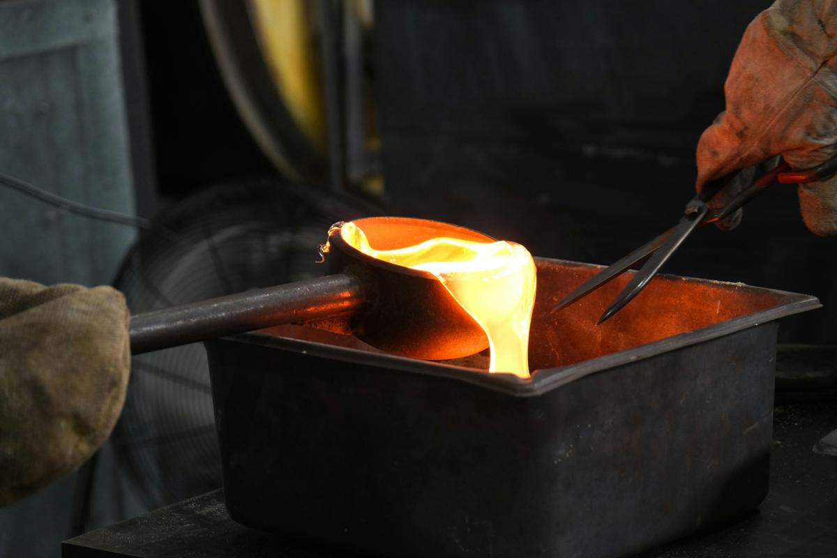 Sand casting at Canberra Glassworks