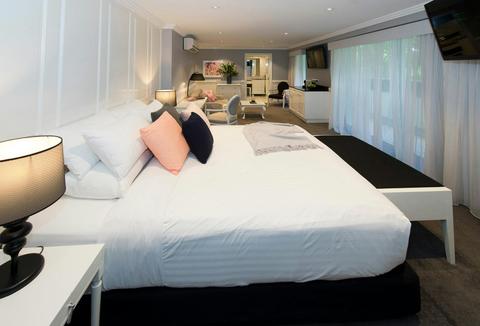 Spa Suite with Balcony