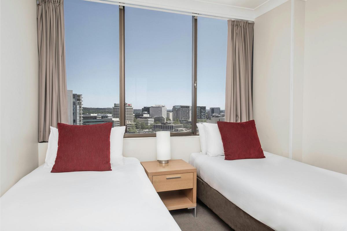 BreakFree Capital Tower - 2 Bedroom Apartment City Side