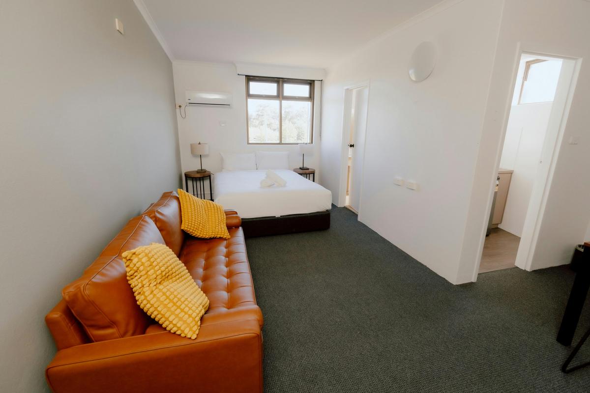 Queen Room with Kitchen