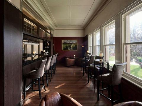 Speaker's Corner Bar