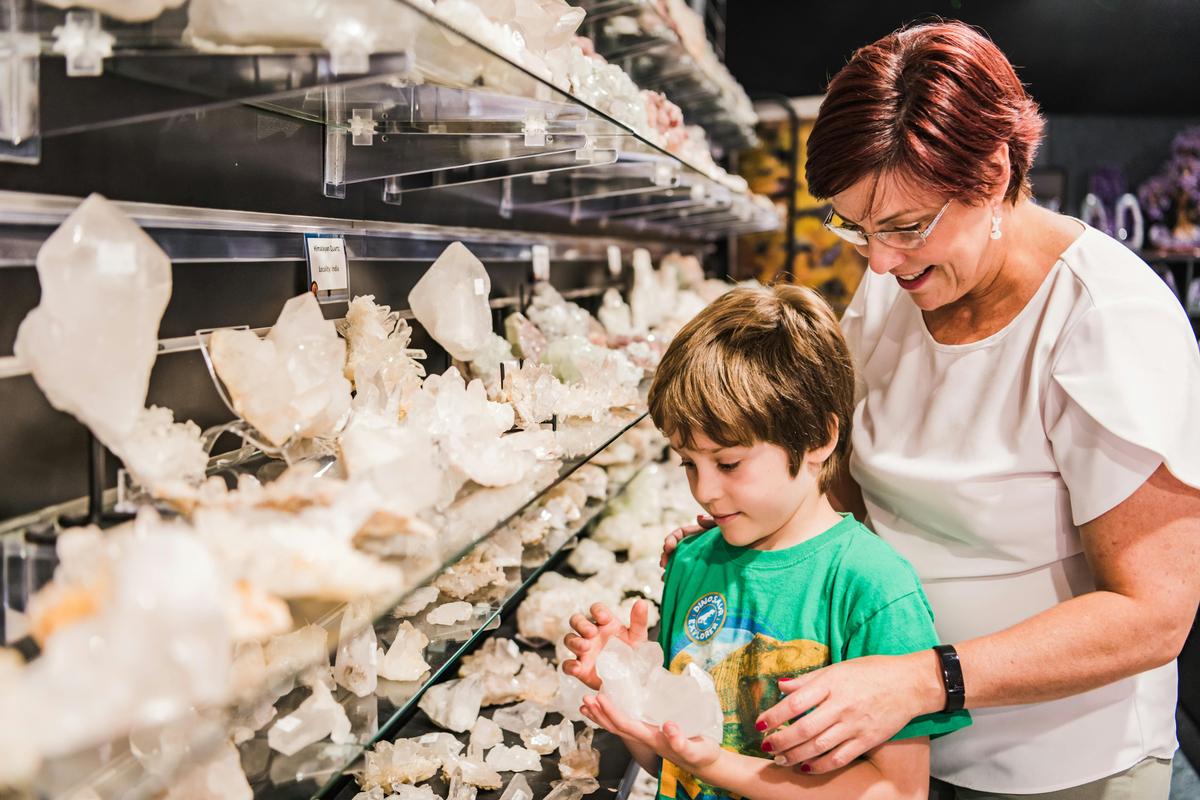 Find the largest crystal collection in Canberra