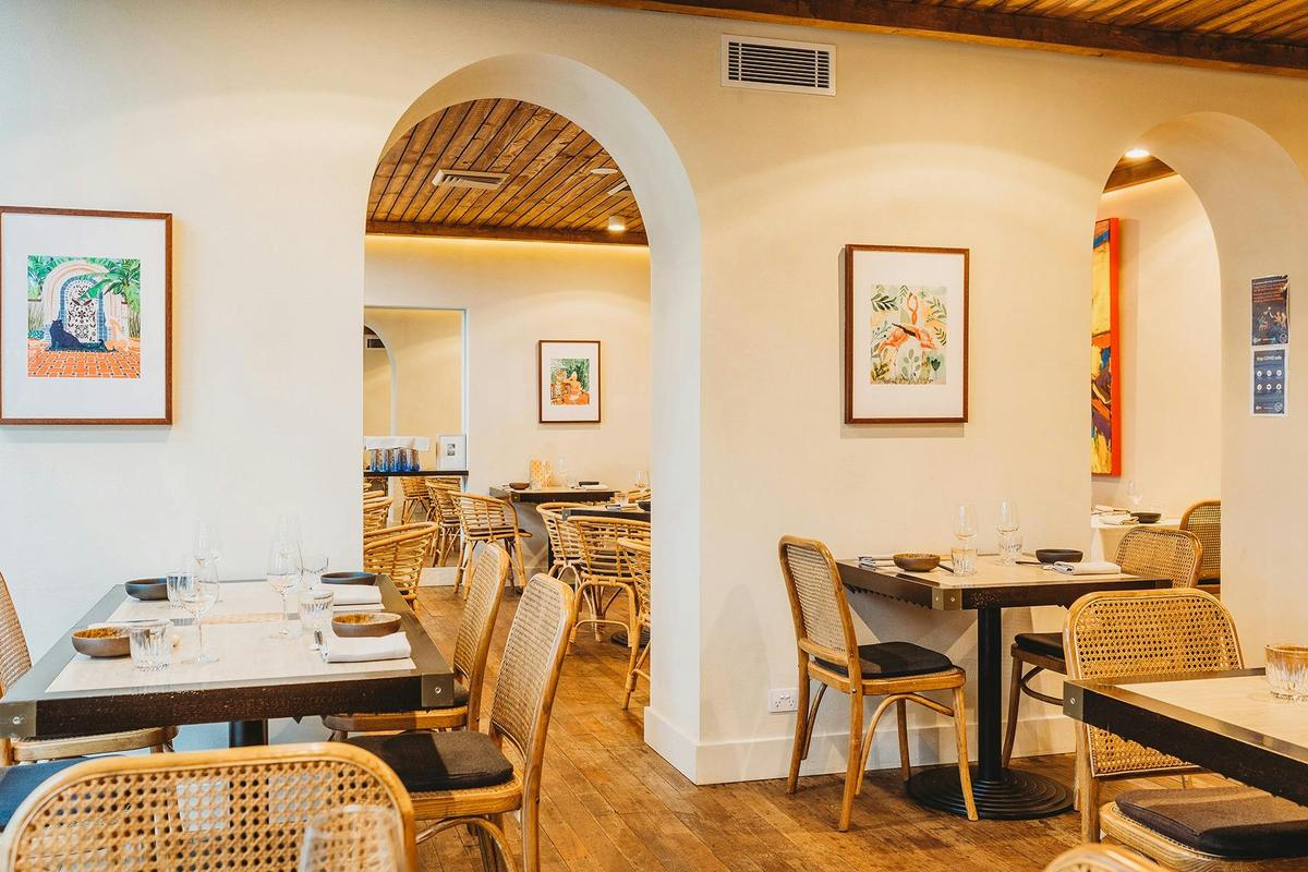 Lanterne Rooms dining room