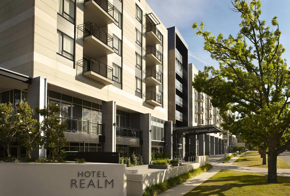 Hotel Realm exterior 