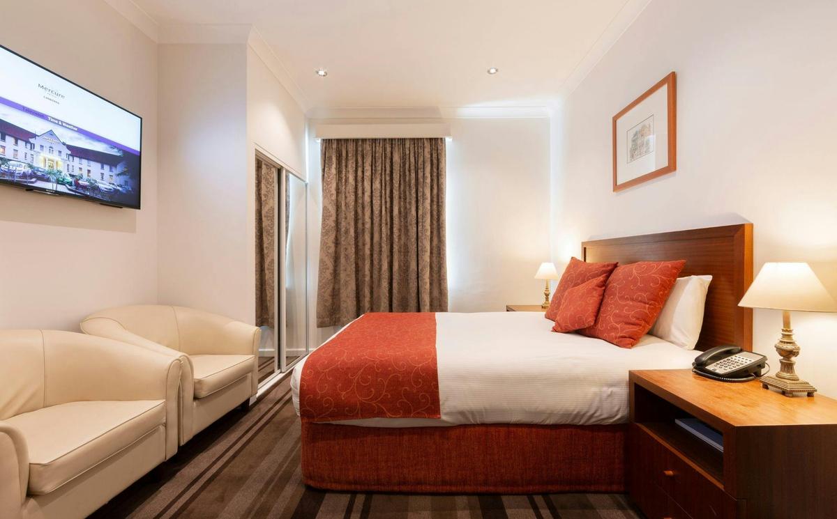 Standard Queen Room