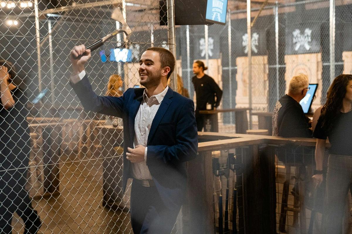 MANIAX Axe Throwing