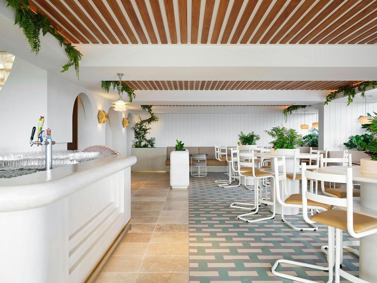 Leyla Bar seating