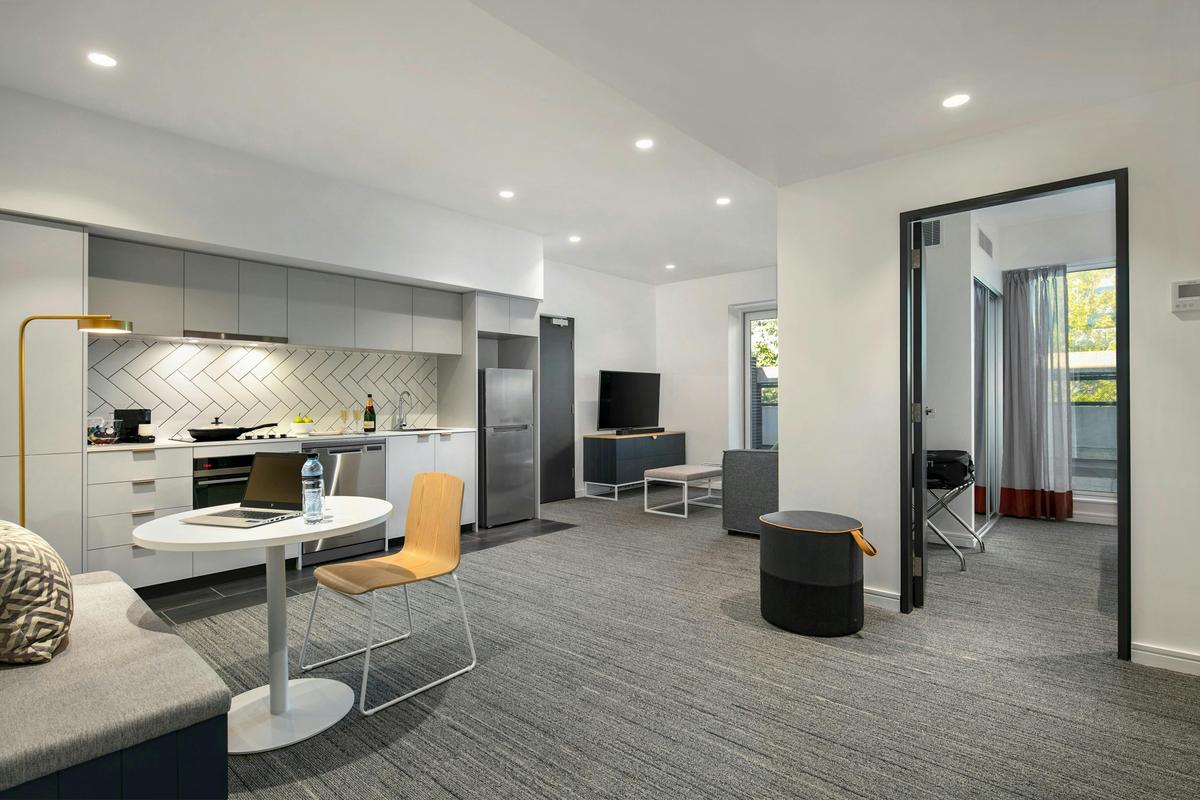 1 or 2 bedroom executive apartment living