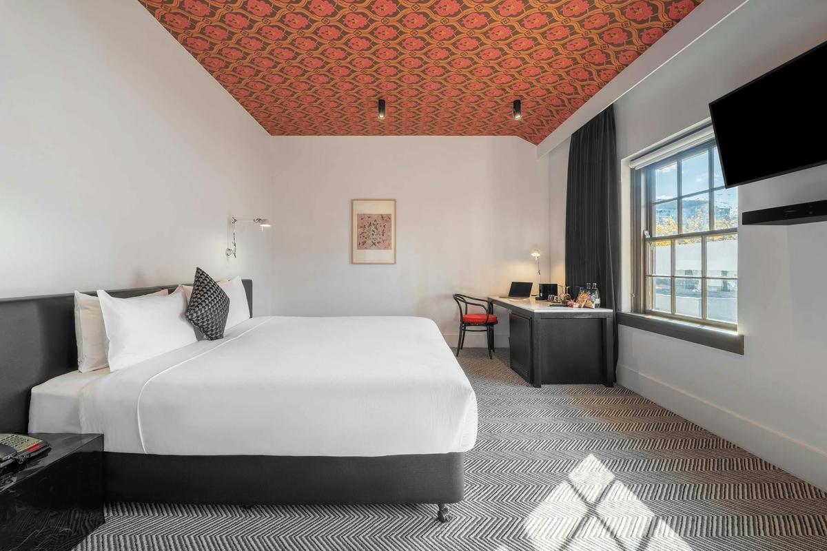 Peppers King Room