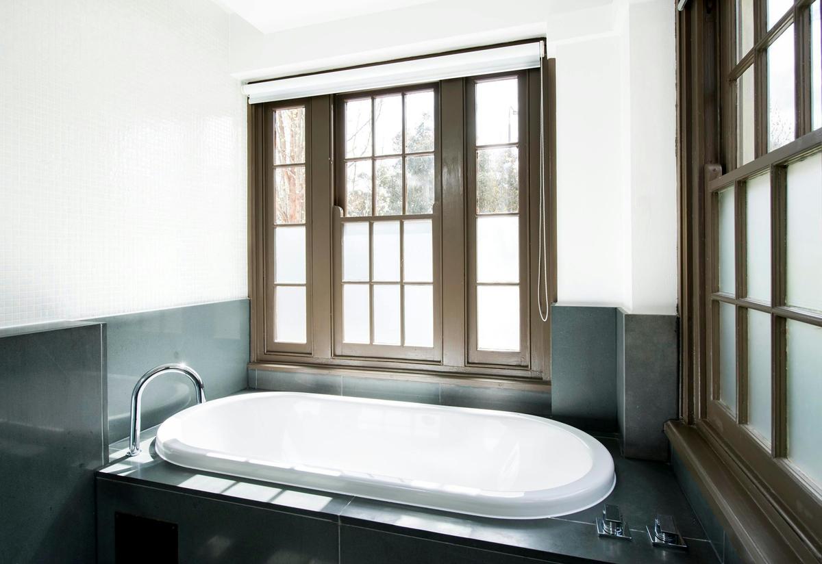 Deluxe Room with Bath