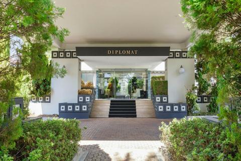 Ramada by Wyndham Diplomat Canberra