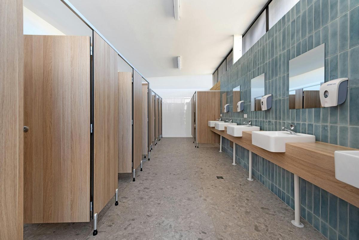 TOURIST PARK BATHROOMS