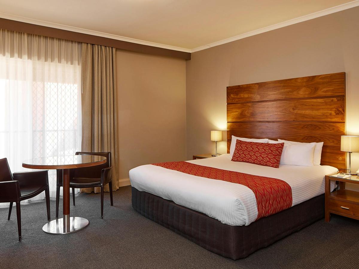King Spa Room