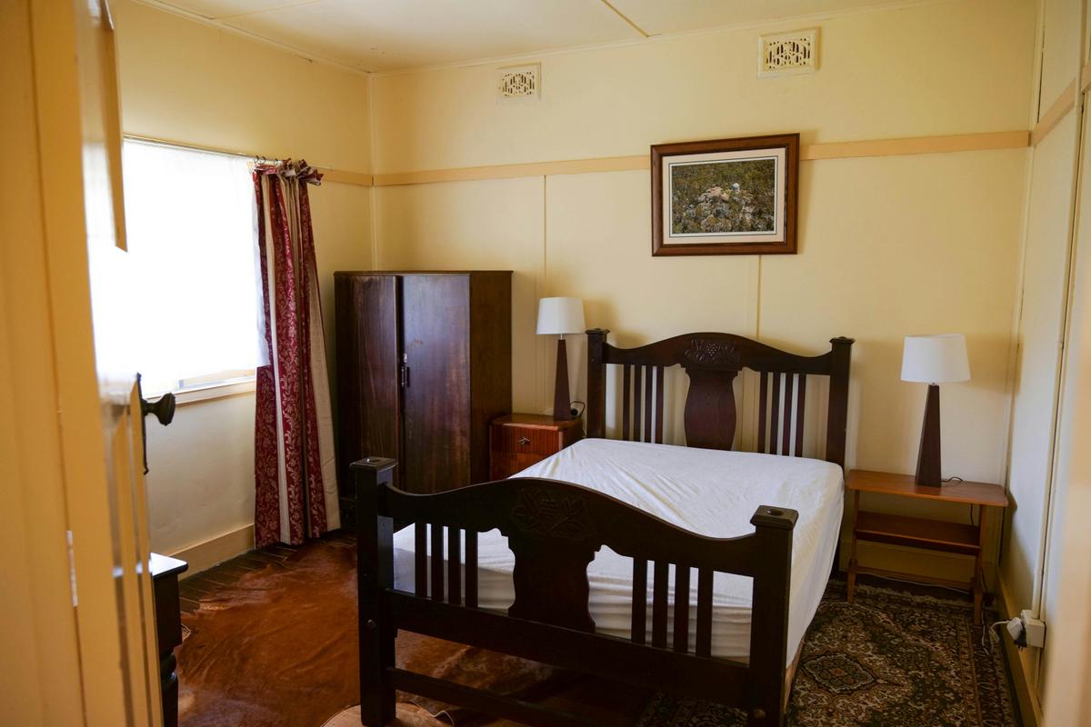 This room has one bed with a double-size mattress.