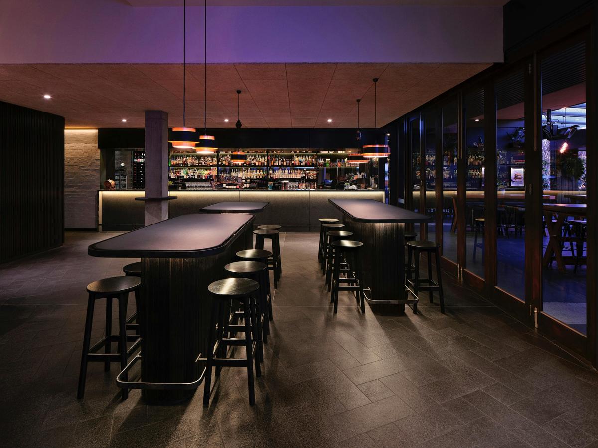 Bar
