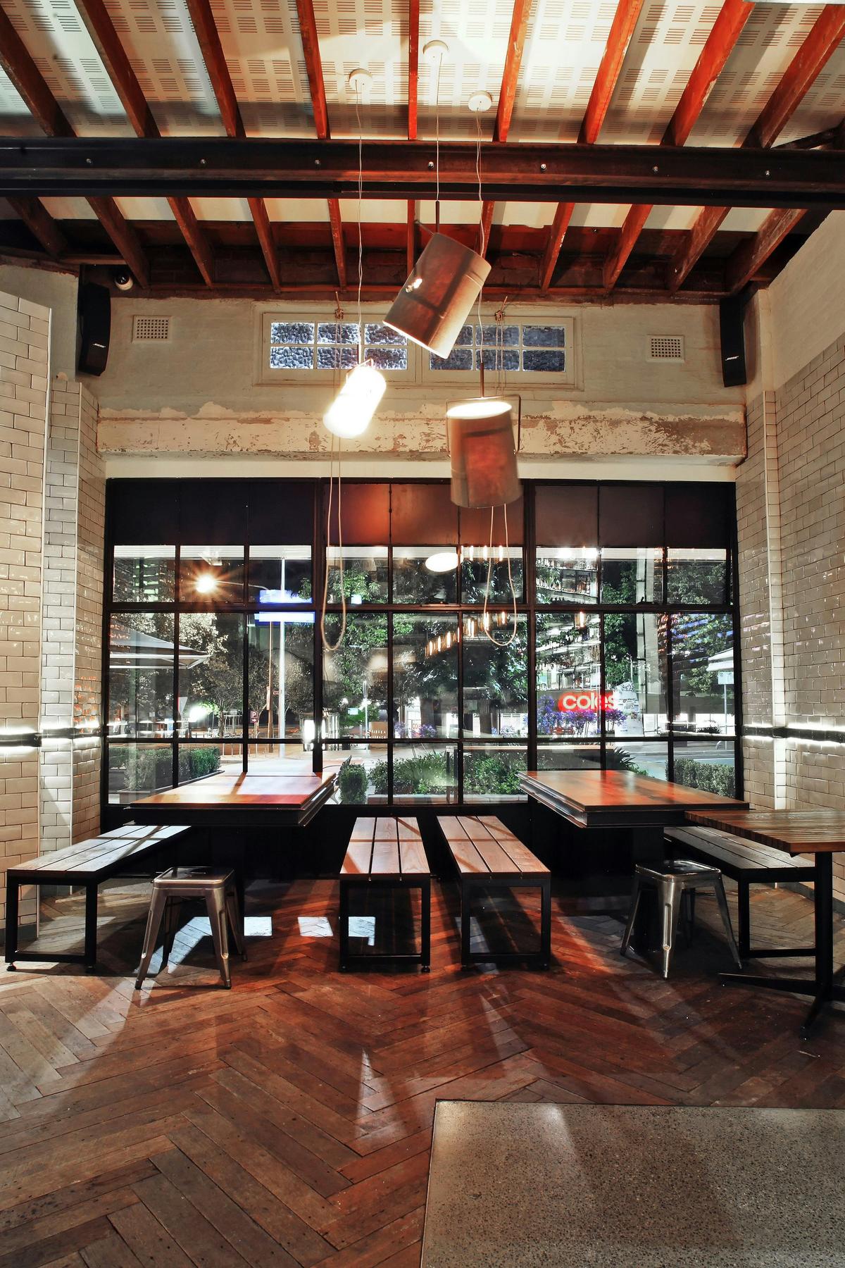 Public bar