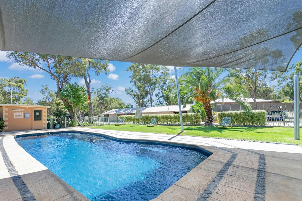 Torrumbarry Weir Holiday Park Swimming Pool