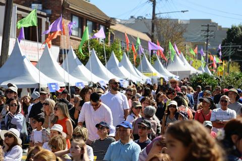 Love Earlwood – Meet You at the Plateia Festival