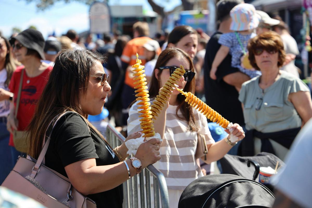 Love Earlwood – Meet You at the Plateia Festival