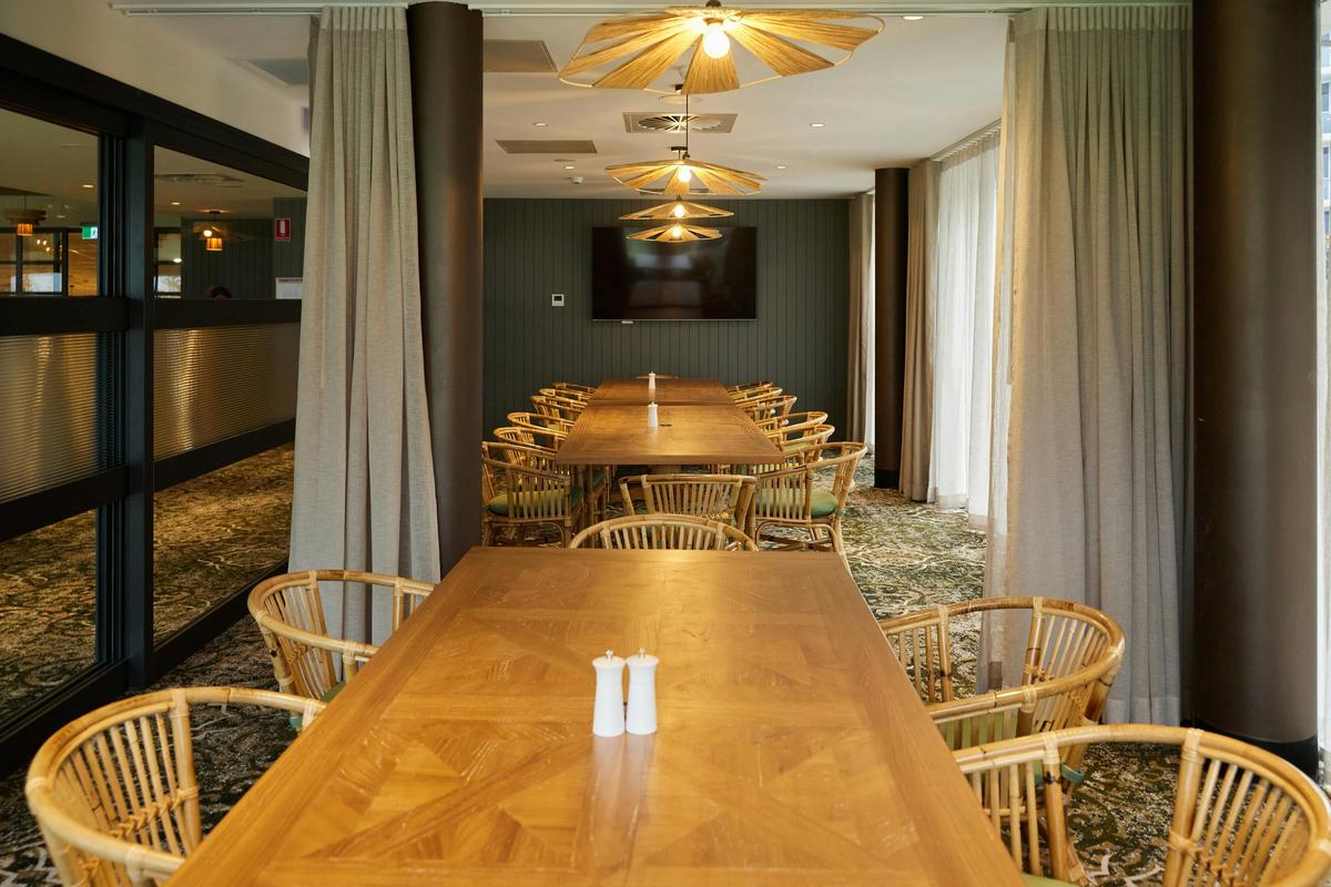 Beachfront Bar & Grill Private Dining