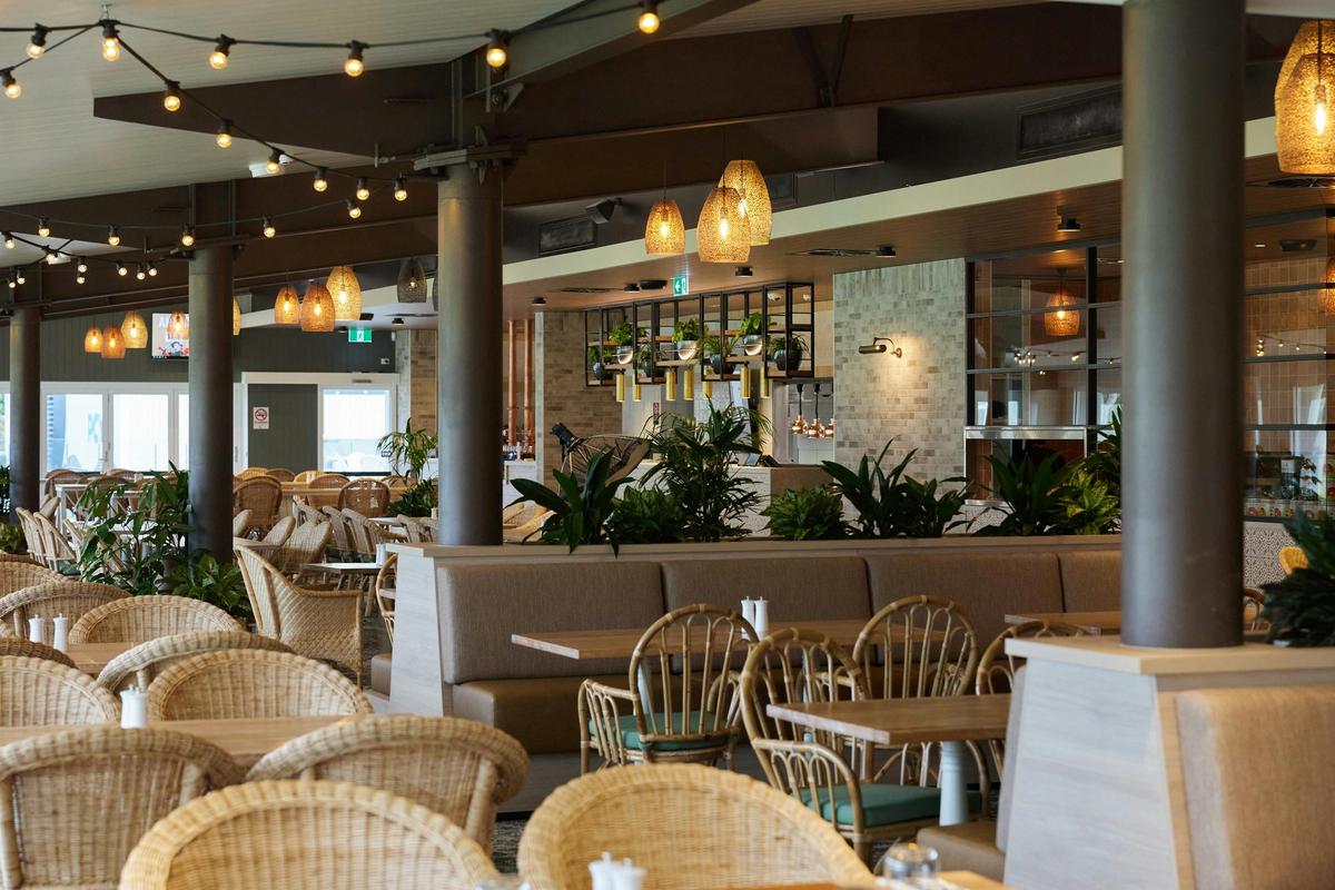 Beachfront Bar and Grill Restaurant Space