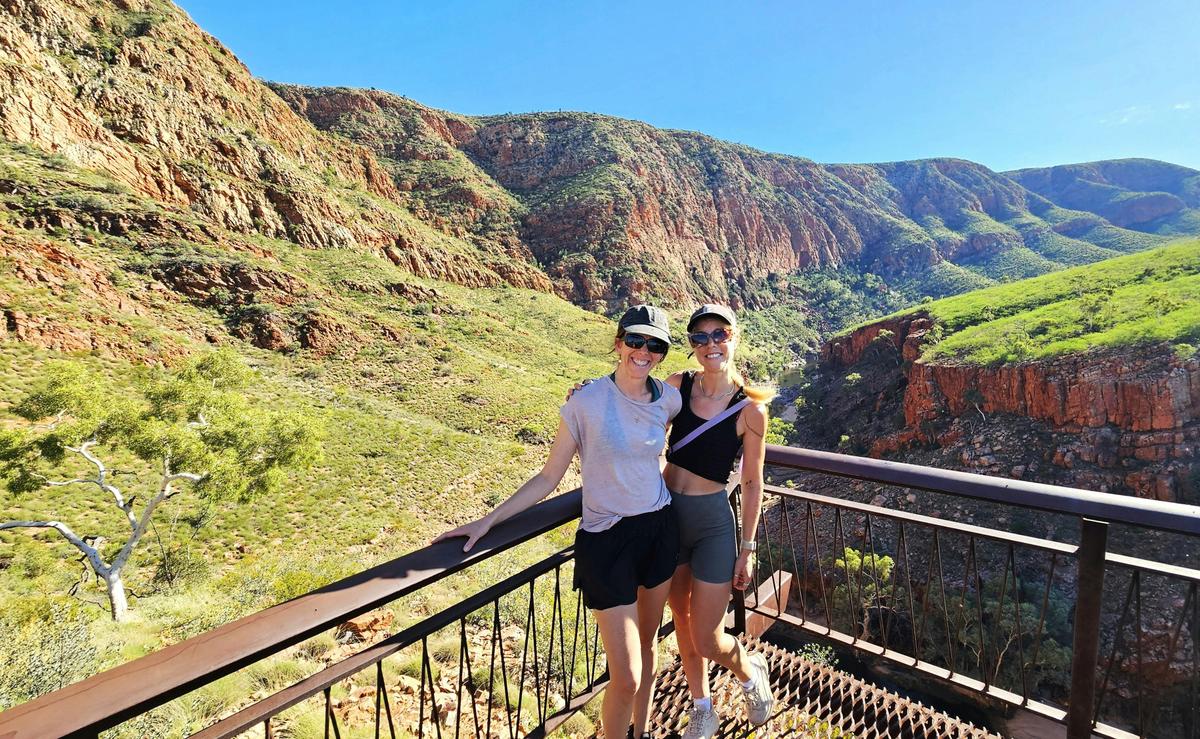 Uluru Tour with Kata Tjuta, Kings Canyon & MacDonnell Ranges - Yulara to Alice Springs