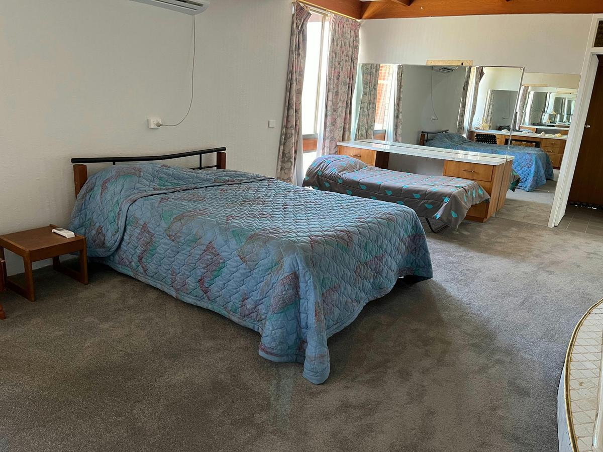 Bungalow Room