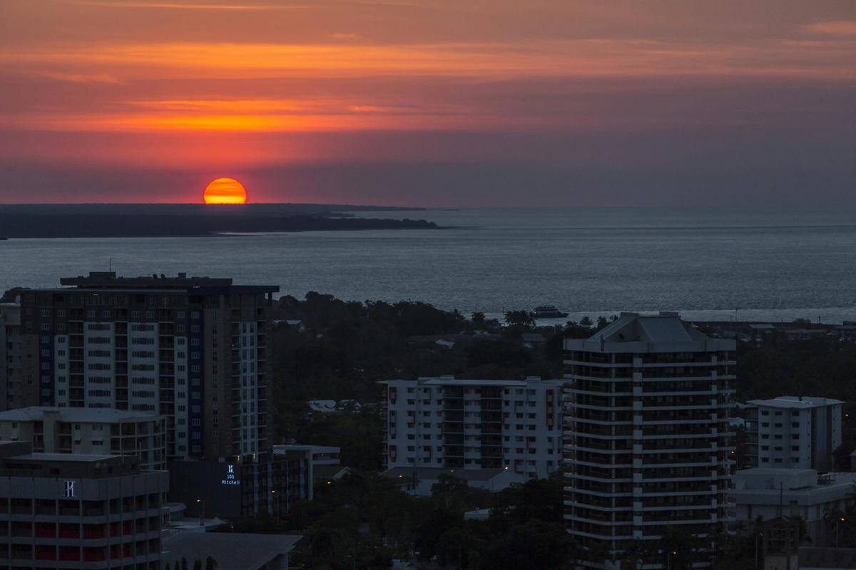 Oaks-Elan-Darwin-View-Sunset
