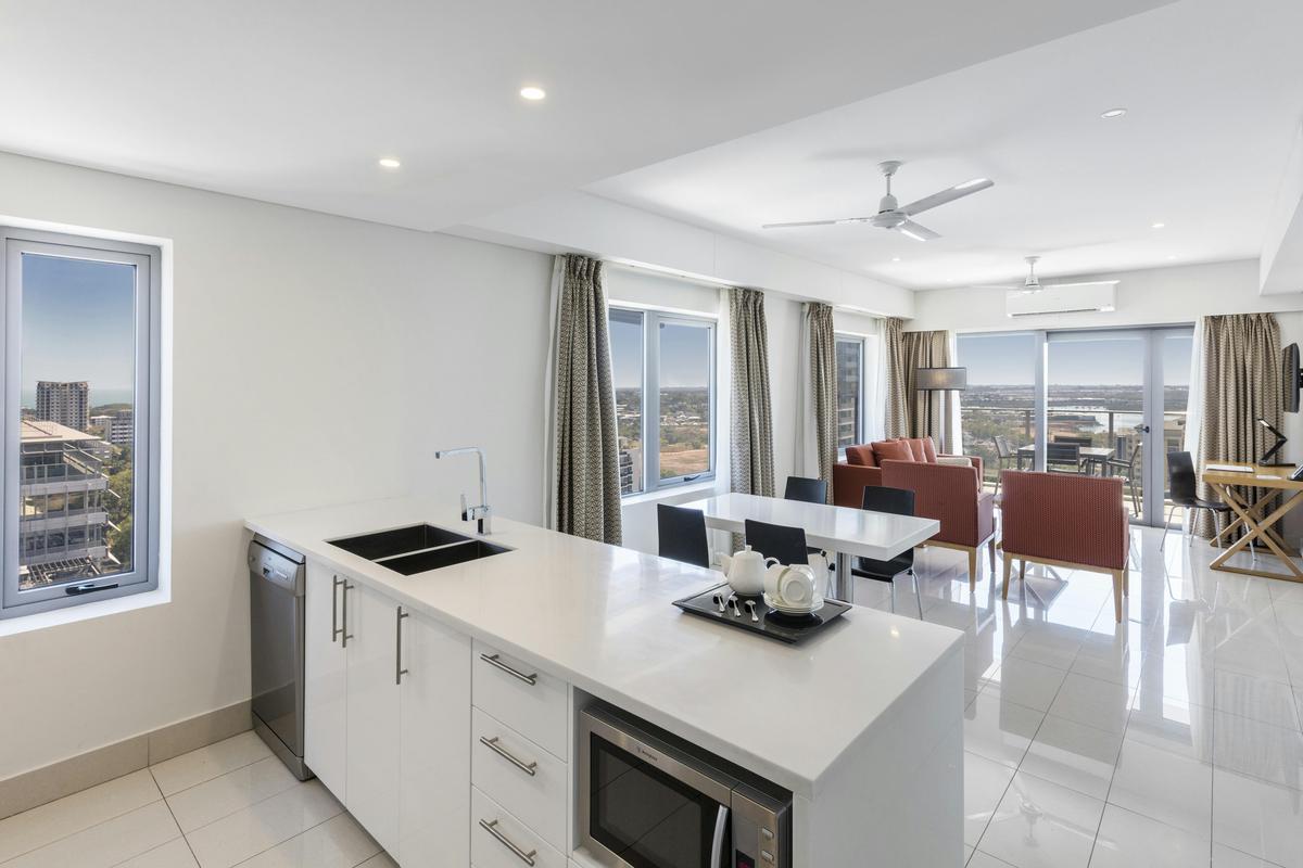Oaks Darwin Elan Hotel - Living