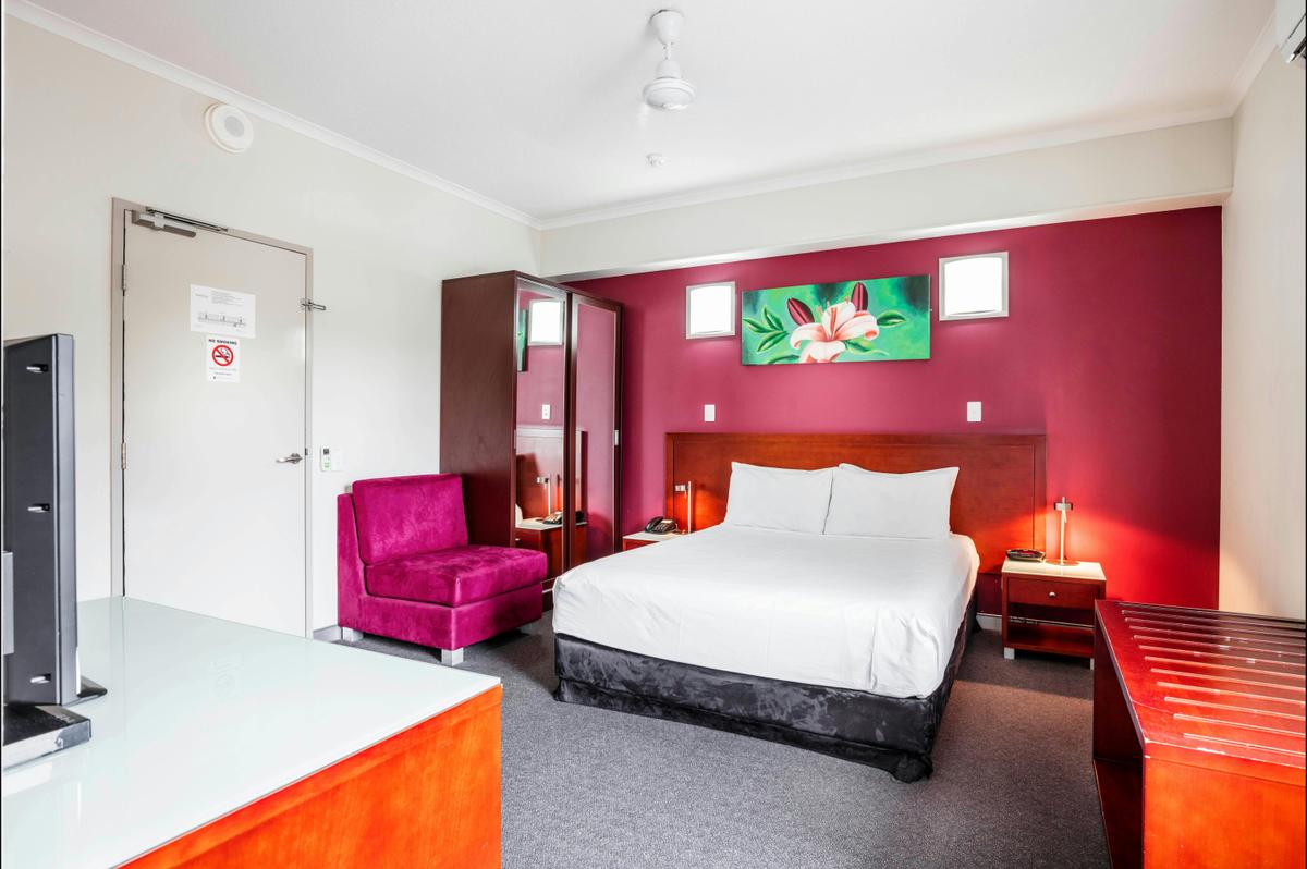 Standard Queen Room - Novotel Darwin Airport