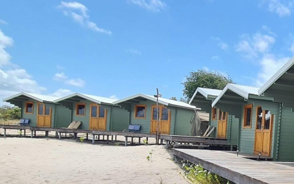 Beachfront Cabin Quad Share
