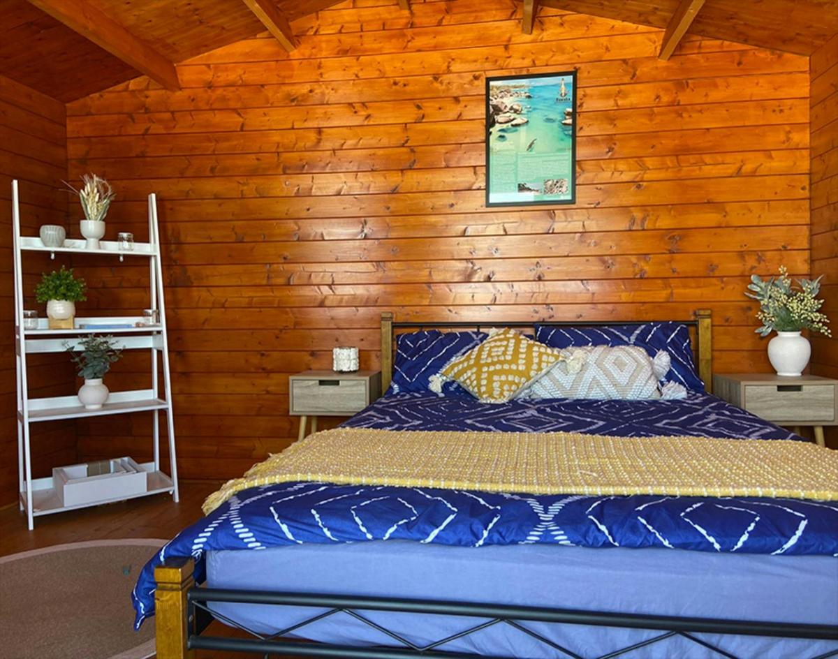 Beachfront Cabin Double Share