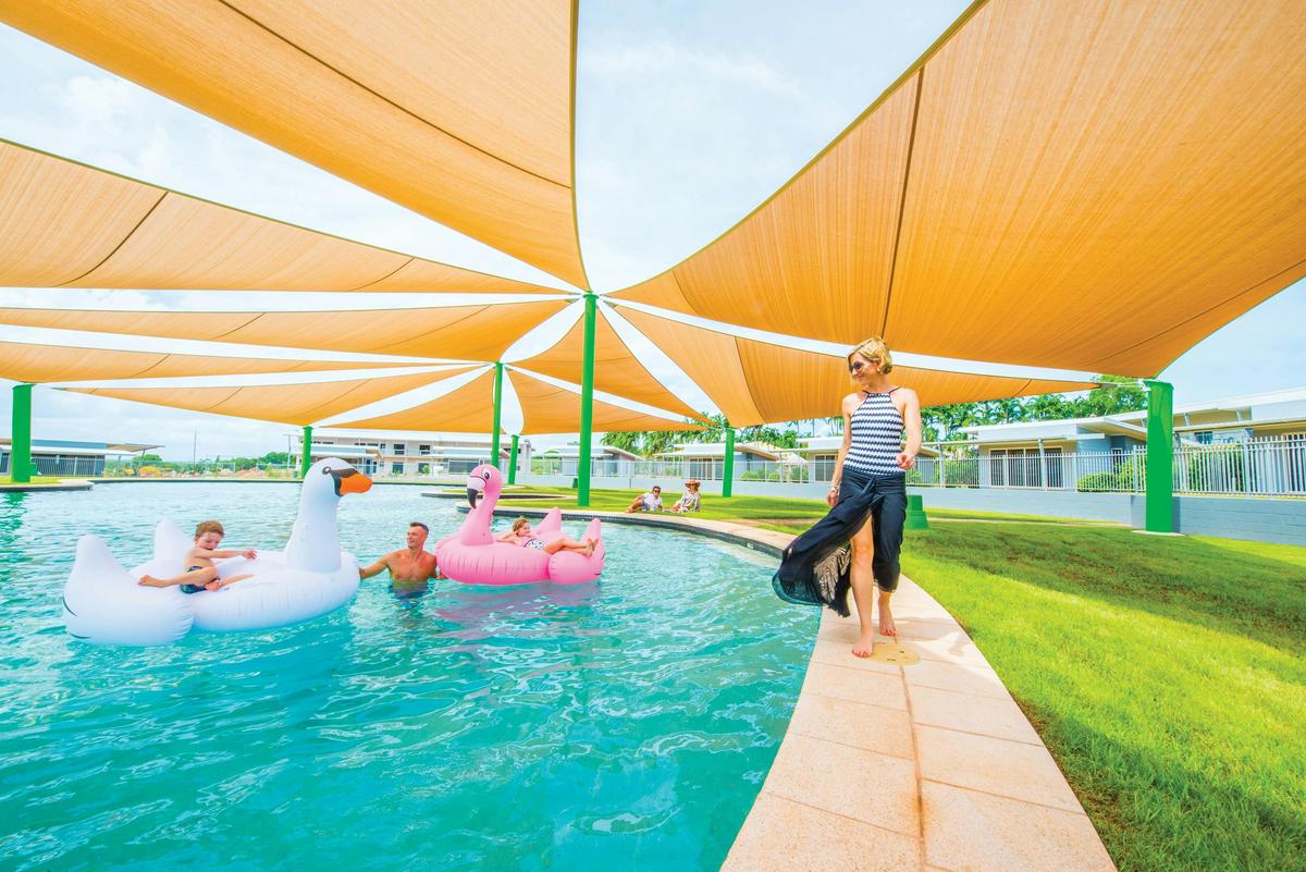 Laguna Pool